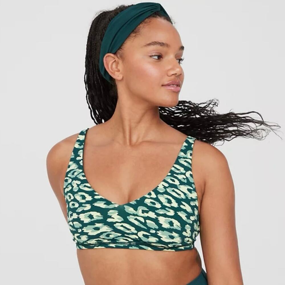 OFFLINE By Aerie Goals Plunge Sports Bra in Deep Green Camo Mesh Women's XS $45